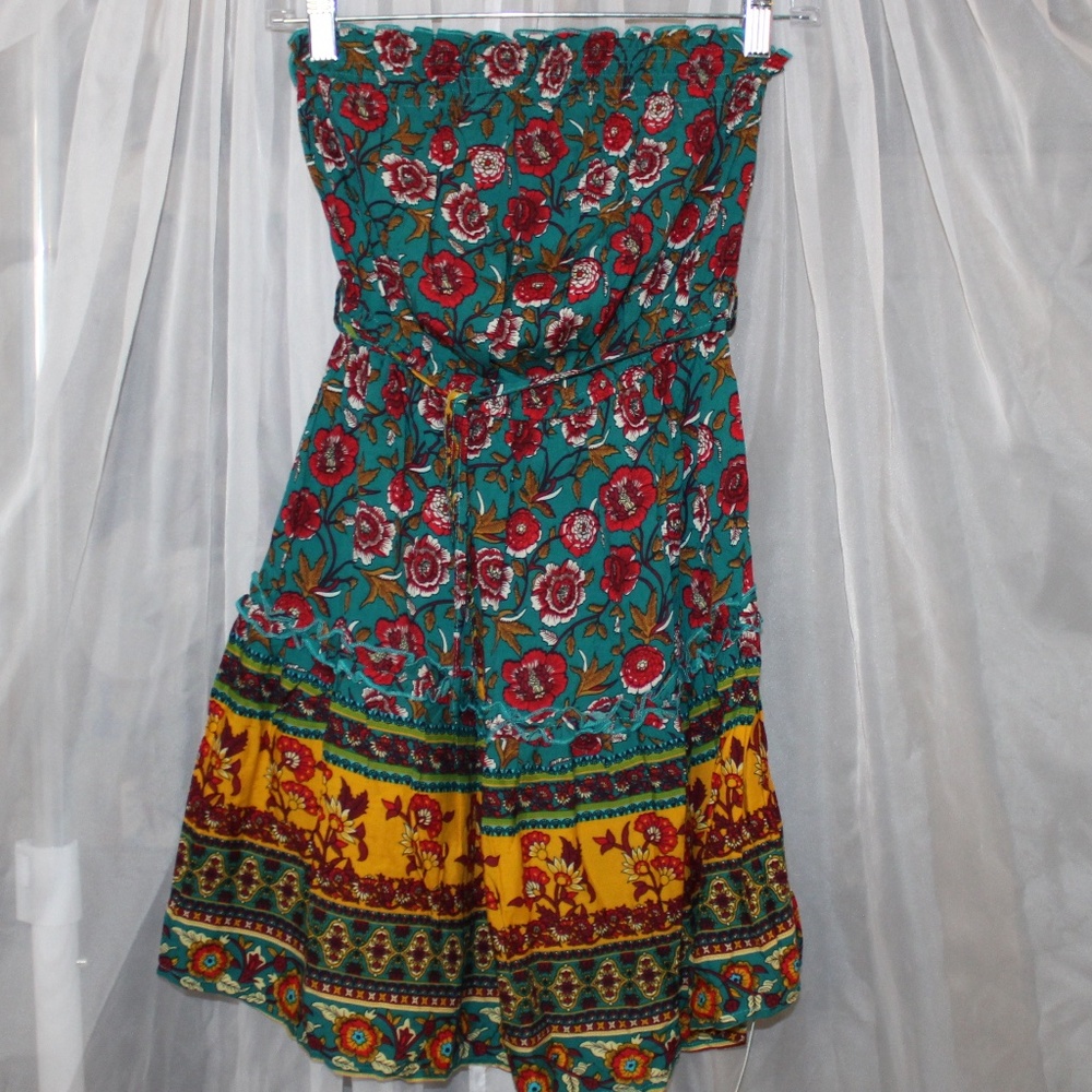 NWT CUPSHE Floral Print Strapless, smocked, ruffled hem mini dress in Sz(XS)